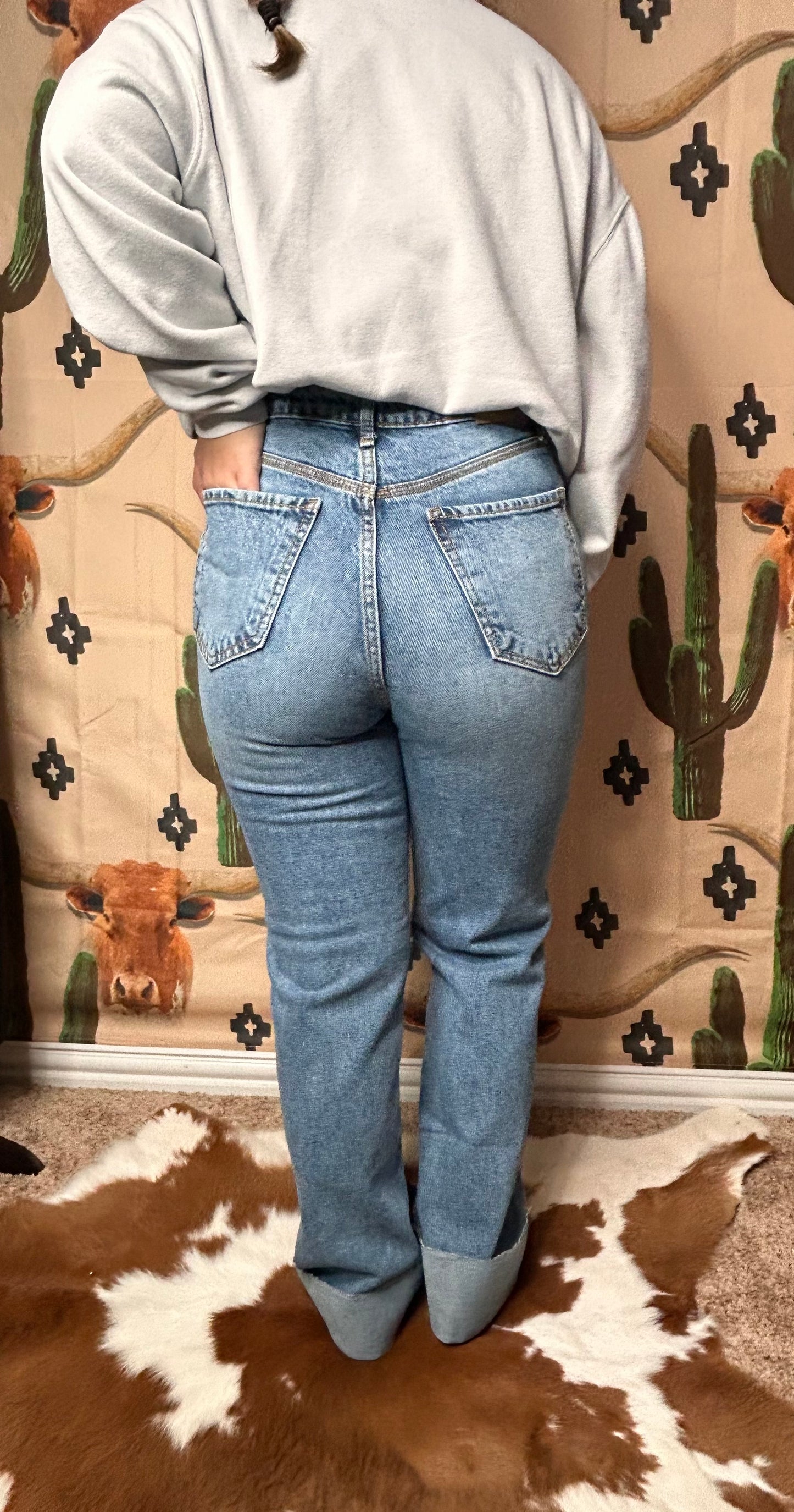 The Beth Midrise Straight leg Jeans
