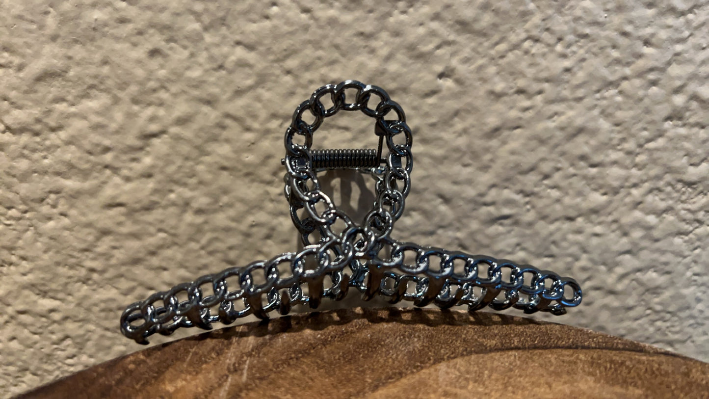 Chain claw clip