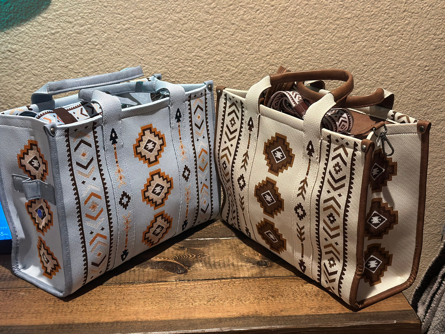 Montana West Aztec Retro Arrows Dual Sided Print Large Tote/Crossbody