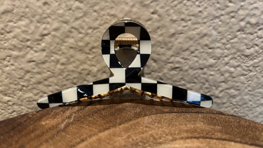 Checkered claw clip